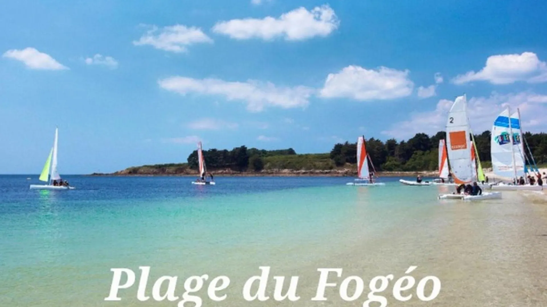 Confortable Appartement 4 Pers. Avec Terrasse, Piscine Et Parking A Arzon - Fr-1-775-8 Francie