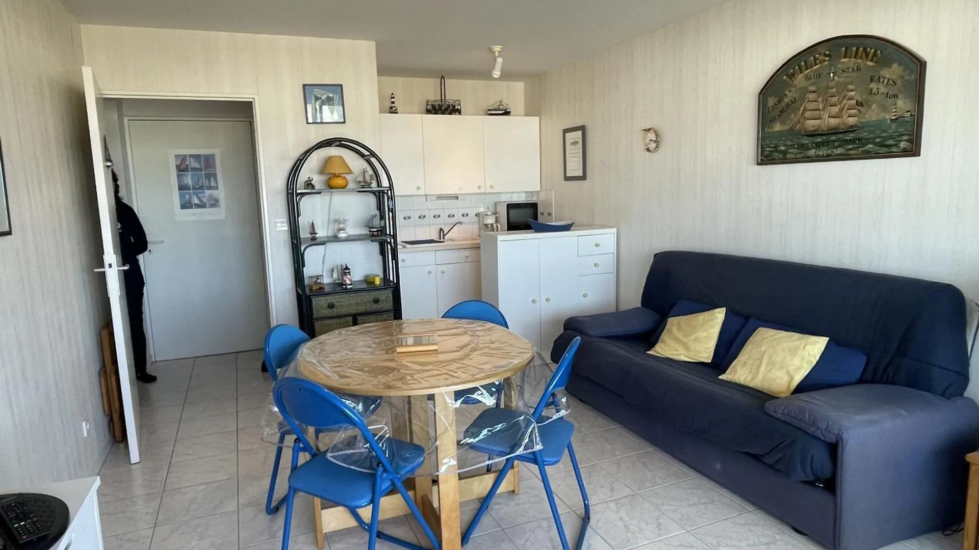 Apartment Confortable Appartement 4 Pers. Avec Terrasse, Piscine Et Parking A Arzon - Fr-1-775-8