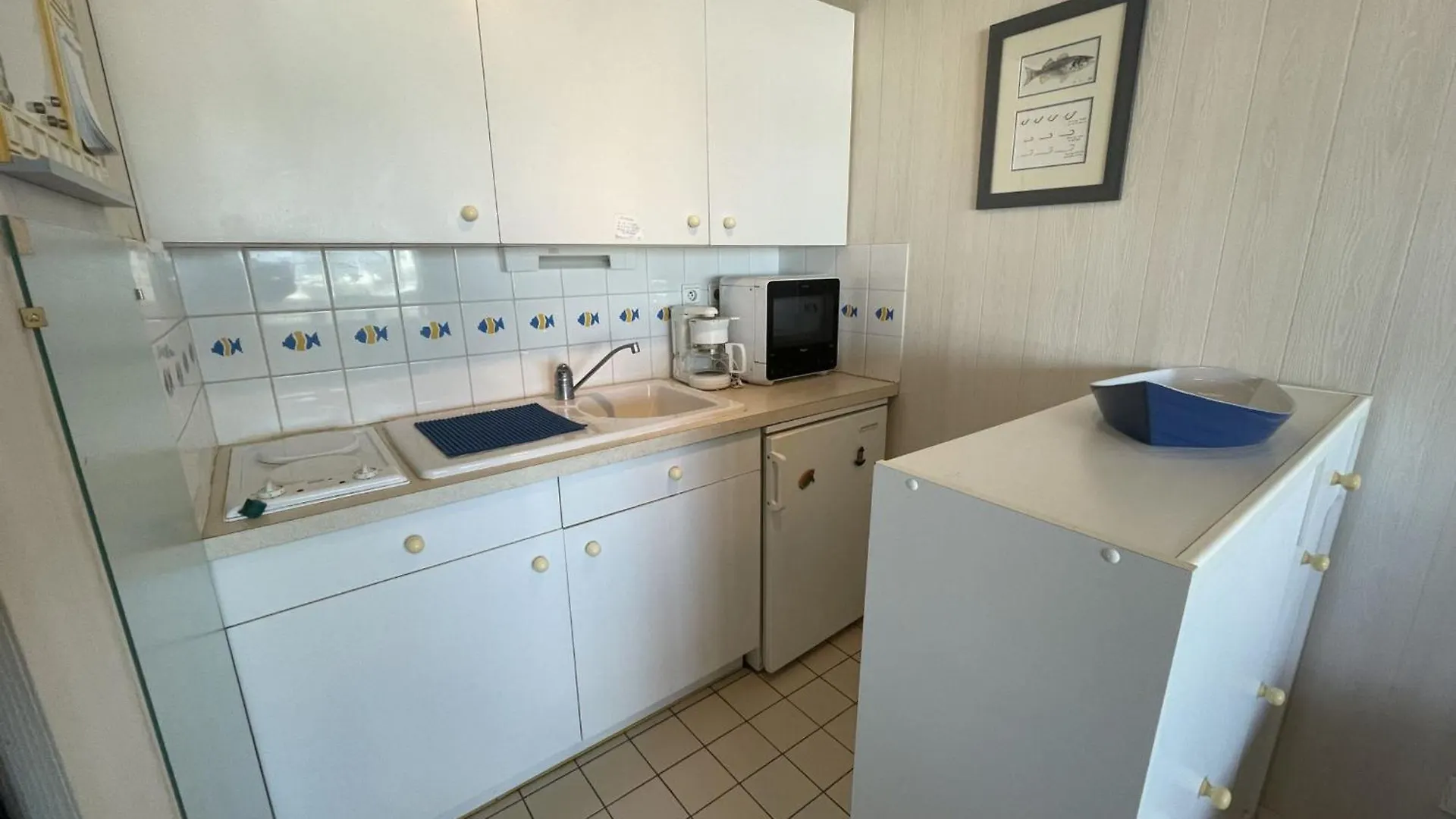 Confortable Appartement 4 Pers. Avec Terrasse, Piscine Et Parking A Arzon - Fr-1-775-8 France